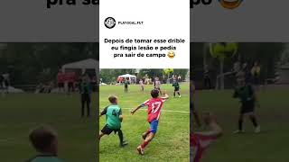 Esse drible foi humilhante 😂 futebol football footballskills skills [upl. by Anawyt622]