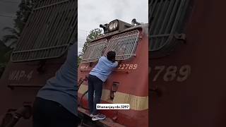 What will happen if OHE Very breaks and falls on the train indianrailways railways train [upl. by Lhamaj]