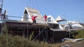 Vadeko  Plaatsen houtskeletbouw prefab kap op recreatiewoning [upl. by Ahmad]