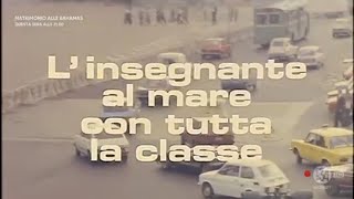 L insegnante al mare con tutta la classe [upl. by Nahtahoj]