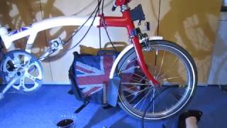 Brompton bike Velo LEZYNE PUMP REVIEW AKUBRA BROMPTON GIRL NEWS 2017 [upl. by Inus]