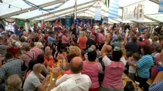 Einlauf der Schalmeienkapelle Steinbach zur Königswalder Wiesn 2015 1080p HD [upl. by Ardiedal]