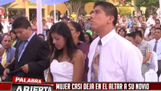 MUJER CASI DEJA EN EL ALTAR A SU NOVIO EN MATRIMONIO MASIVO [upl. by Jacobsohn655]