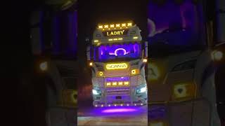 SCANIA R450 VS SCANIA S608 V8 [upl. by Bury735]