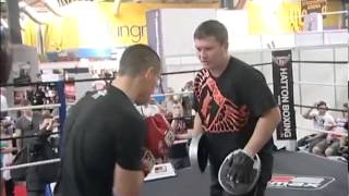 Ricky Hatton amp Scott Quigg on the pads [upl. by Darraj701]