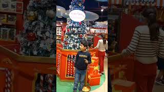 merrychristmas christmas christmastree hamleys christmasvibes festivevibes festiveseason fun [upl. by Milak]