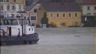 Jahrhundert  Hochwasser 2002 in Enns 2 [upl. by Odnomar105]