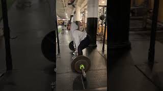 Deadlifts vs chains motivation squatbenchdeadlift powerlifting [upl. by Lenette538]