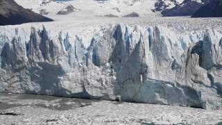 Impresionante desprendimiento del glaciar Perito Moreno [upl. by Nadruoj739]