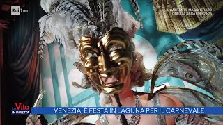 Venezia è festa in laguna per il carnevale  La vita in diretta 18022022 [upl. by Cedell738]