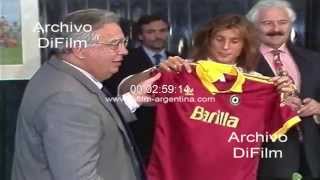 Claudio Caniggia firma contrato con la Associazione Sportiva Roma 1992 [upl. by Dosia701]