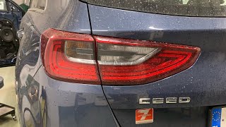 Как снять карту водительской двери Kia Ceed 2020 года [upl. by Avera]