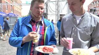 Kieler Woche Kieler Nachrichten testen Essen auf Internationalen Markt [upl. by Dranik]