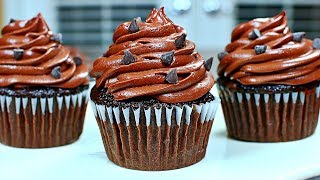 SUPER MOIST Chocolate Cupcakes Recipe  How to make the best Chocolate Cupcakes [upl. by Tynan]