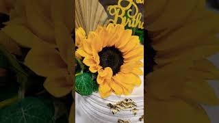 pastel chocolate relleno de fresa decoracion especial girasoles cake pastel cakerecipe [upl. by Ittam]