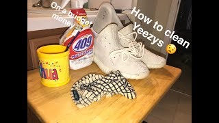 HOW TO CLEAN YEEZY WITH HOUSEHOLD ITEMS [upl. by Einahpetse]