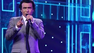 Julio Iglesias derrochó sensualidad cantando Si me dejas no vale [upl. by Odraode611]