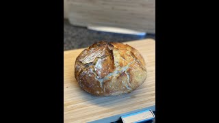 Rustiek brood uit de Dutch Oven zonder te kneden [upl. by Jacquelyn]