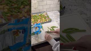 sheet pan meal for the win on a long week night dinner cookwithme cooking vlog mom dailyvlog [upl. by Luo]