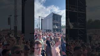 Paolo Nutini singing Oasis quotHalf the World Awayquot at Liam Gallaghers Knebworth 2022 concert oasis [upl. by Hyacintha]