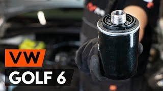 Hoe een oliefilter en motorolie vervangen op een VW GOLF 6 5K1 HANDLEIDING AUTODOC [upl. by Biles]