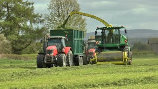 Silage 24 gets underway LIFTING amp PITWORK JD 9800i and MF tractors carting 23042024 [upl. by Jeu730]