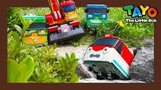 Titipo the train got stuck between rocks l Tayo Heavy Vehicles Squad S2 l Tayo the little bus [upl. by Enyallij]