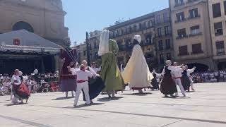 Gaiteros de Estella Despedida de los gigantes de Estella 2024 Jota quotBailan los gigantesquot [upl. by Anerual632]