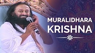 Muralidhara Krishna  Gurudev Singing  Krishnam Vande  Krishna Bhajan Antarnaad  Art of Living [upl. by Durman28]