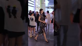 fashion fashionweek catwalk streetfashion 穿搭 中式旗袍 [upl. by Kirtley]