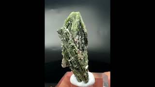 Epidote artwork fineartminerals crystals gemstone raremineralspecimens quartz crystalgem [upl. by Pascal464]