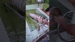 Archimedes screw working model at science museum Bengaluru viralshort ytshorts archimedes [upl. by Schechinger]