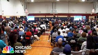 Chicago migrants Chicago residents sound off against plan to house migrants at Amundsen Park [upl. by Gaye]