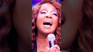 GLORIA GAYNOR cantando a Capella “ I WILL SURVIVE” [upl. by Pierette]