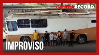 Gilmar transforma ônibus em casa para família de oito pessoas [upl. by Onek964]