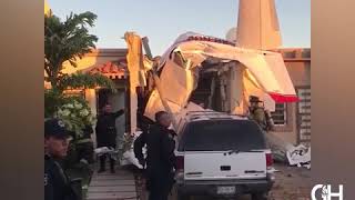 Cae avioneta en techo de casa en Culiacán [upl. by Gean]