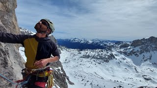 Escalada en Picos de Europa vía “Palacio de Invierno” 6a6a obligado [upl. by Nittirb]