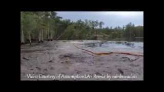 BAYOU CORNE SINKHOLE SLOUGHIN THE FIRST CAUGHT ON VIDEO [upl. by Eahsel]