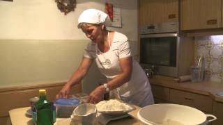 Brot backen mit Südtiroler Bäuerinnen Aus unserer Hand [upl. by Artekal309]