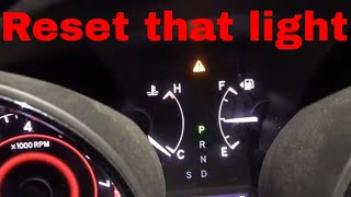 How to reset the oil change indicator on a 2011 Toyota highlander [upl. by Eihpos20]