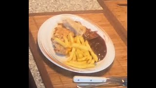 Kunst und Kochen  Teil172  Schnitzel Parisienne mit Pommes und Zwiebel  Rotwein Soße [upl. by Venezia429]