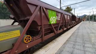 Mercancías de FGC estacionado en la estación de Sant Boi [upl. by Oniger698]