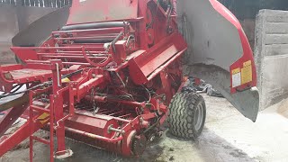 SERVICING THE WELGER ROUND BALER [upl. by Heinrik884]