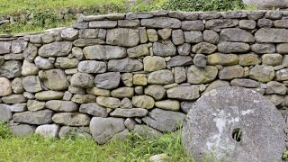 Muro de piedra seca para el jardín  Bricomanía [upl. by Feetal]