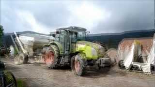 Claas Axos 310 amp Calvet  Epandage de Chaux [upl. by Annovahs573]