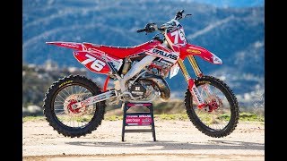 Racer X Films Garage Build 2003 Honda CR250R [upl. by Eromle]