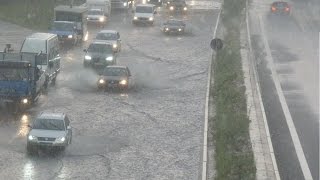 Hamburg Unwetter  Starkregen  Autobahn unter Wasser 21072016 [upl. by Allerus959]