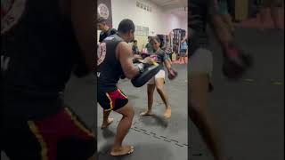 minha aula de muay thai [upl. by Schellens]