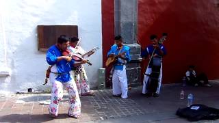 Grupo de huicholes en Tlaquepaque  El caracol [upl. by Seline]