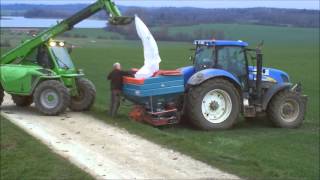 Epandage dengrais  New Holland  Sulky  HD [upl. by Initirb]